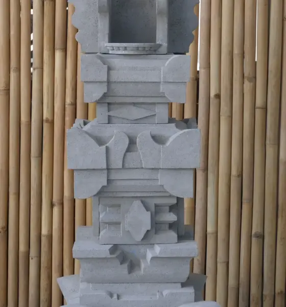 Product image 8 of the product “Balinese Temple, casted with Paras Stone, with open place on top, 170cm. Mulitparted ”